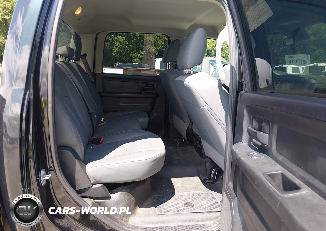 2018 Ram 3500 Tradesman 4X4 8' Box VIN:3C63R3GT0JG344033 - 8