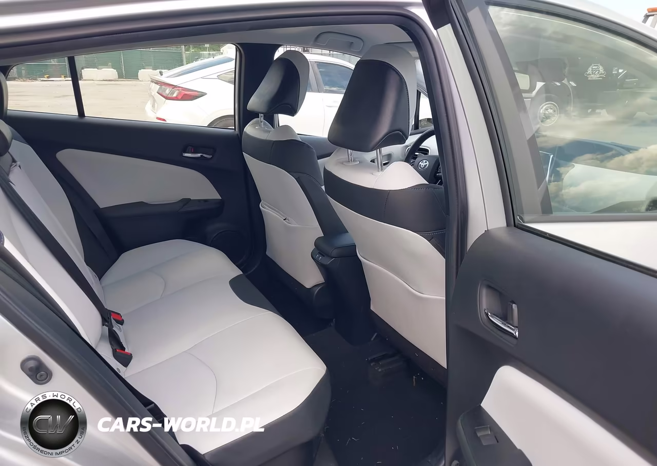2021 Toyota Prius Limited VIN:JTDKAMFU4M3134568 - 8