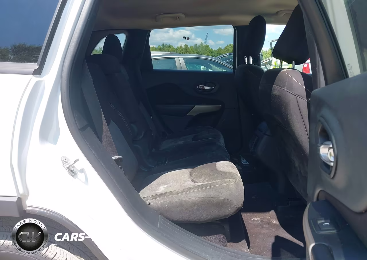 2017 Jeep Cherokee Altitude VIN:1C4PJLAB4HW641934 - 8