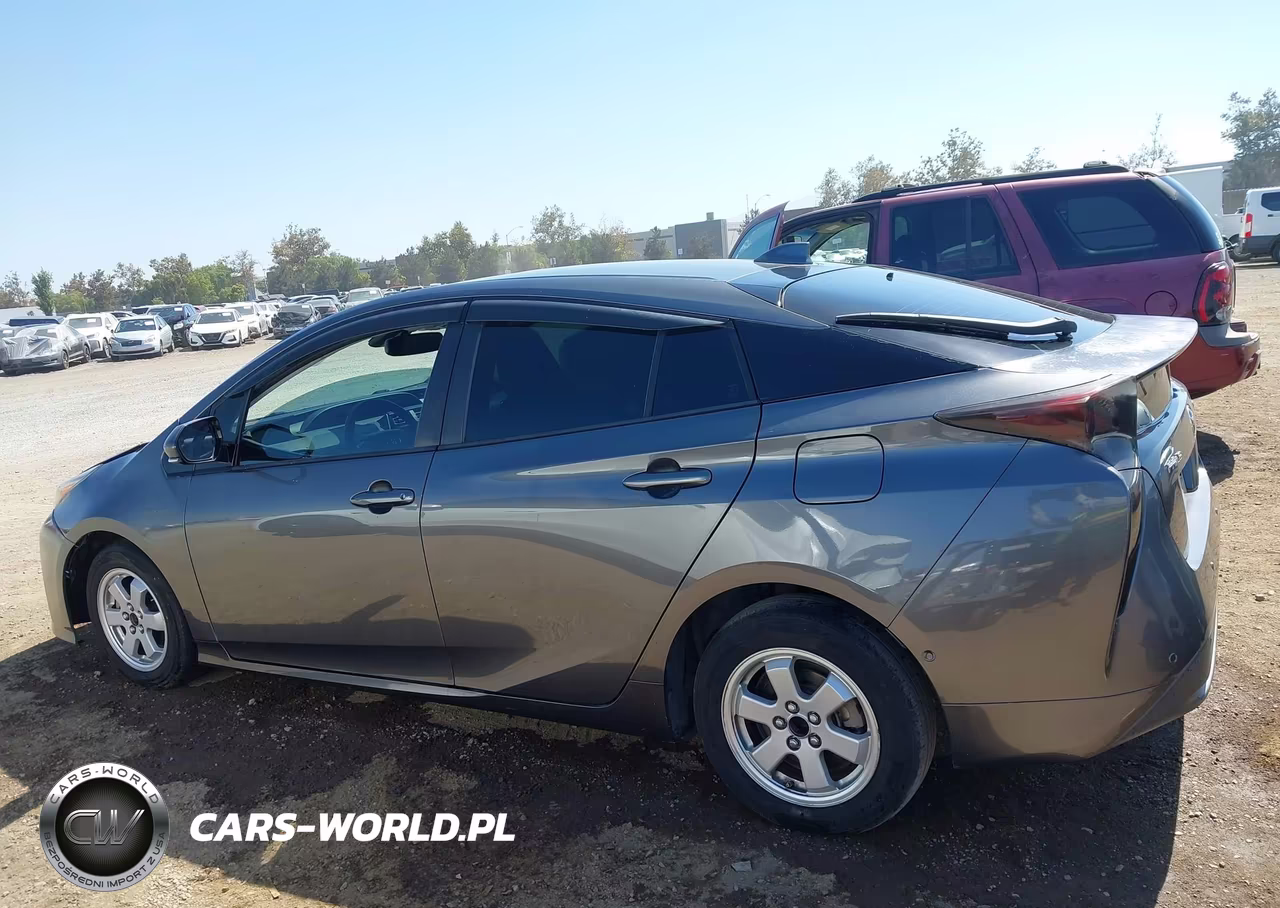 2016 Toyota Prius Four VIN:JTDKARFU8G3000812 - 14