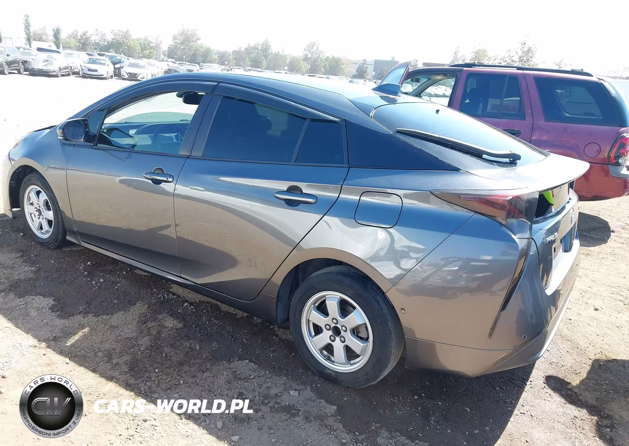 2016 Toyota Prius Four VIN:JTDKARFU8G3000812 - 3