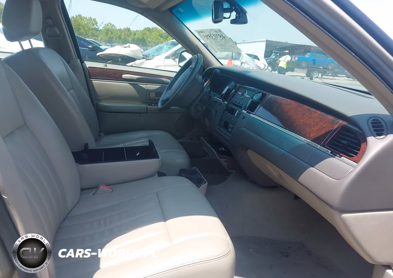 2006 Lincoln Town Car Signature VIN:1LNHM81V76Y613240 - 5