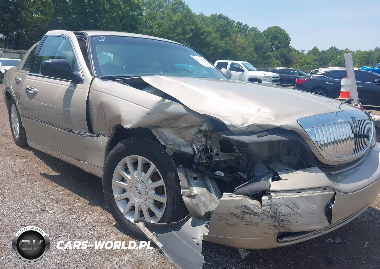 2006 Lincoln Town Car Signature VIN:1LNHM81V76Y613240 - 6
