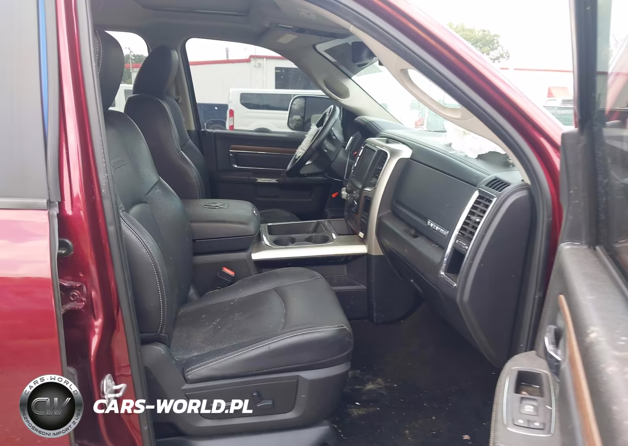 2017 Ram 1500 Laramie VIN:1C6RR7NT0HS842773 - 5