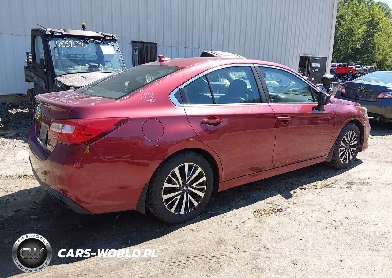 2018 Subaru Legacy 2.5I Premium VIN:4S3BNAC6XJ3036701 - 4