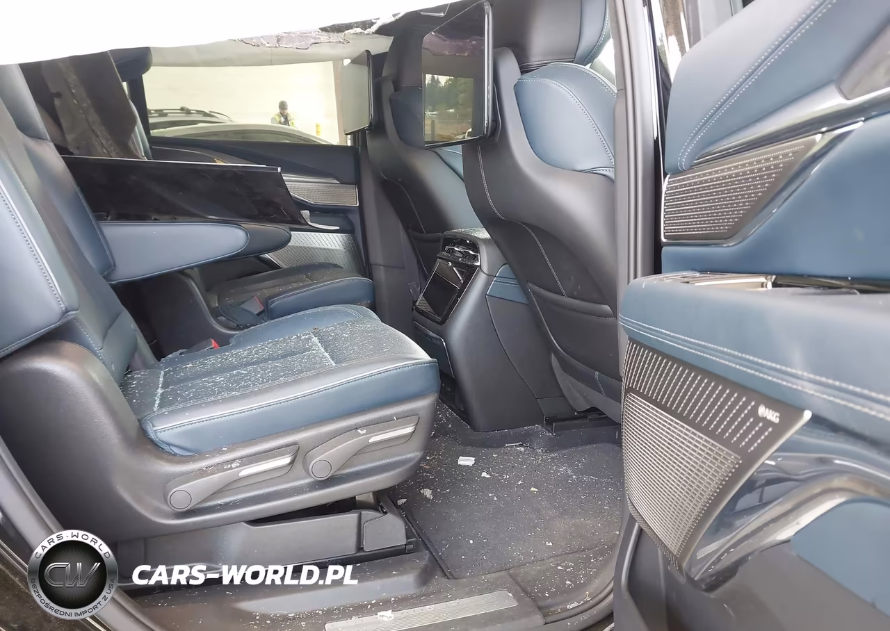 2025 Cadillac Escalade VIN:1GYTEFKL1SU100378 - 8