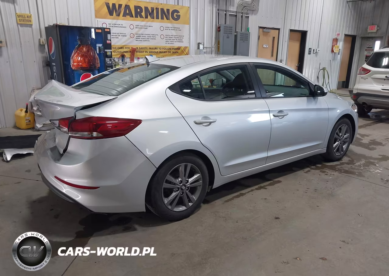 2018 Hyundai Elantra Sel VIN:5NPD84LFXJH231056 - 4