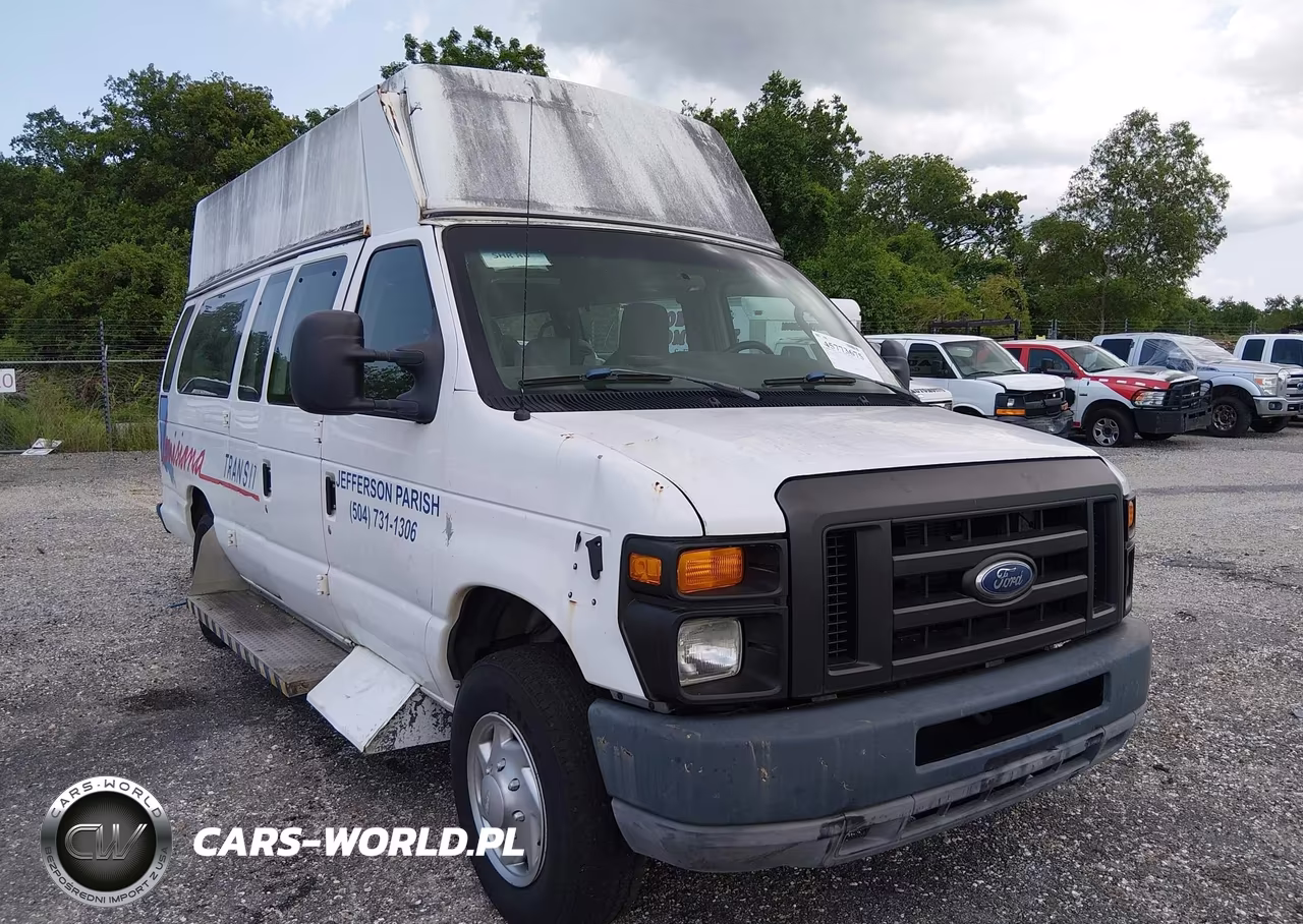 2010 Ford E-350 Super Duty Commercial-Recreational