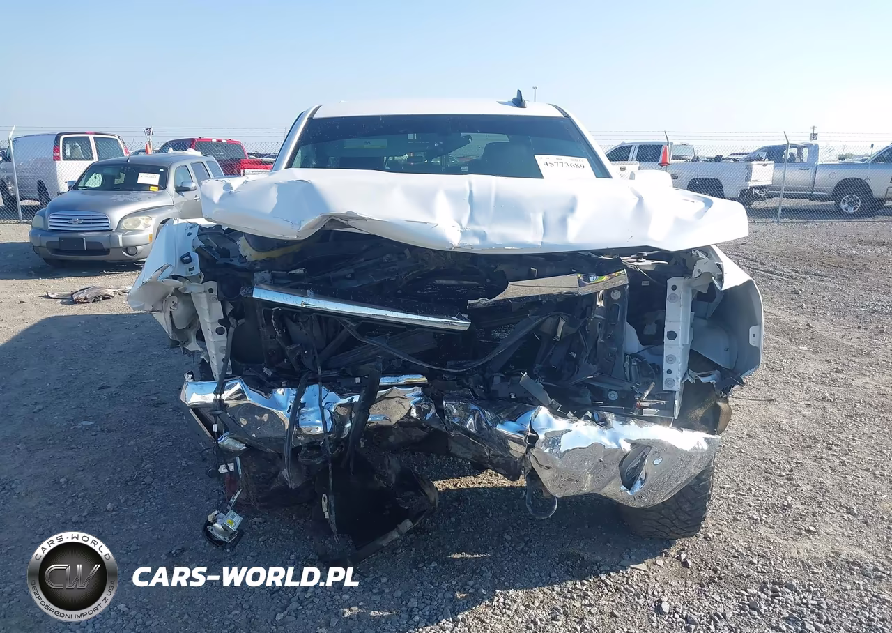 2018 Chevrolet Silverado 1500 1Lt VIN:3GCUKREC4JG390102 - 13