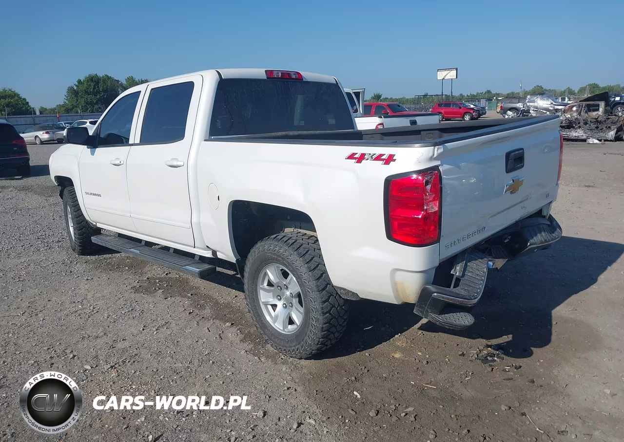 2018 Chevrolet Silverado 1500 1Lt VIN:3GCUKREC4JG390102 - 3