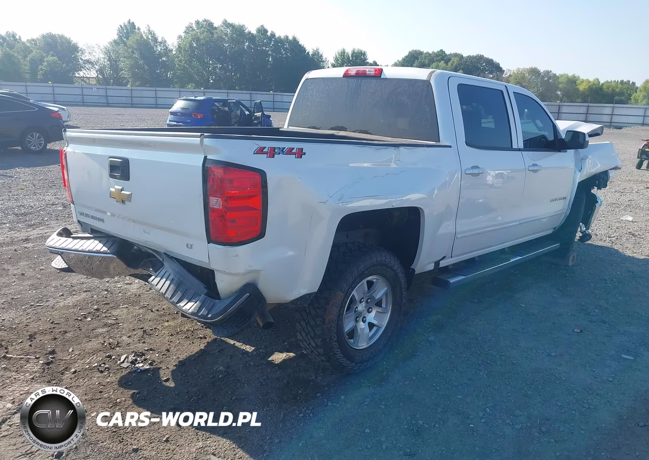 2018 Chevrolet Silverado 1500 1Lt VIN:3GCUKREC4JG390102 - 4