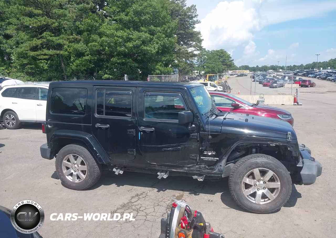 2016 Jeep Wrangler Unlimited Sahara VIN:1C4HJWEG7GL158787 - 13