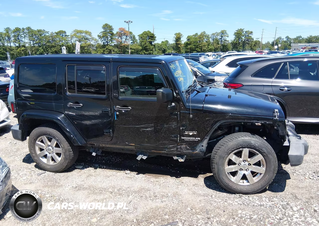 2016 Jeep Wrangler Unlimited Sahara VIN:1C4HJWEG7GL158787 - 14