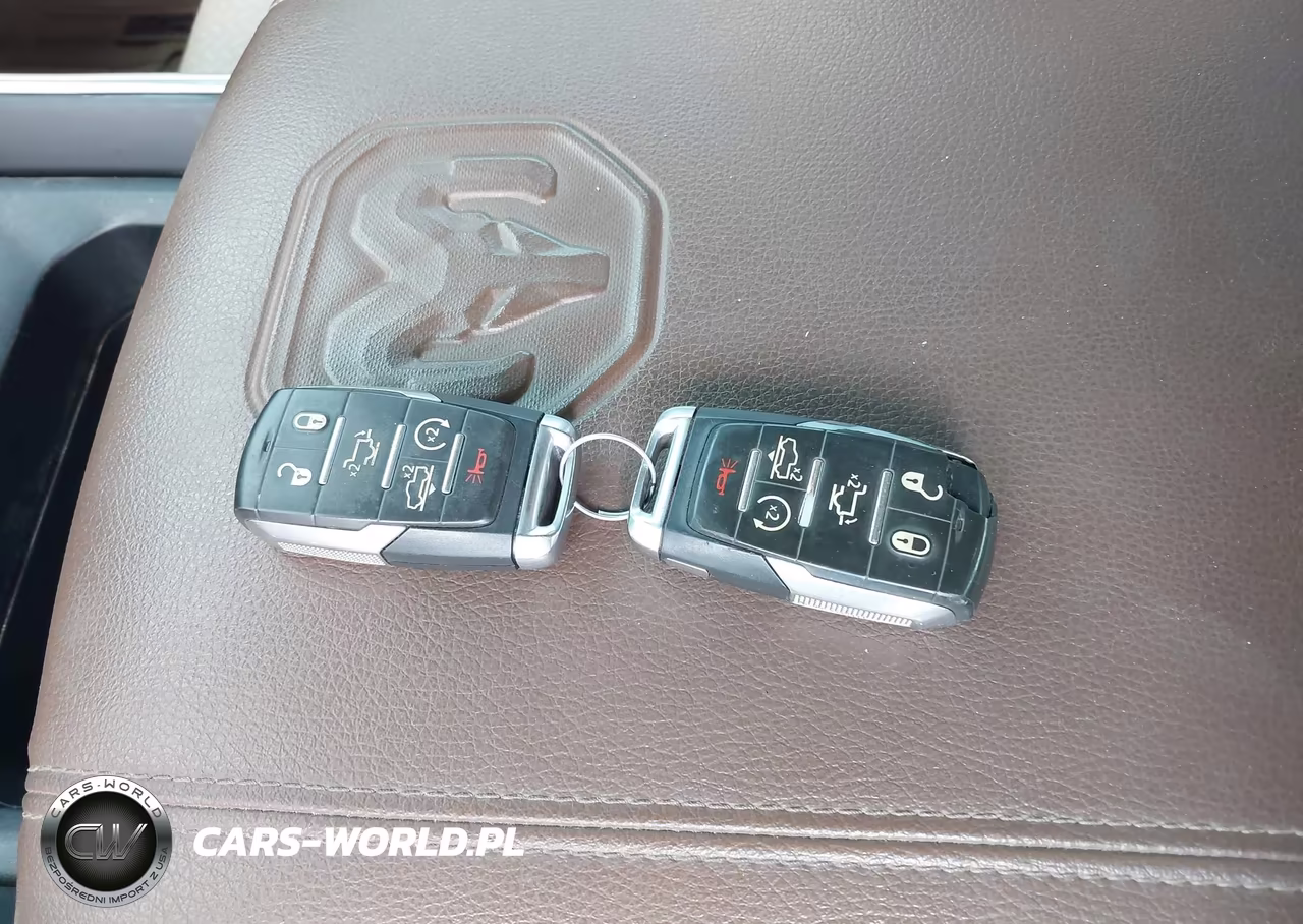 2019 Ram 1500 Laramie VIN:1C6SRFJT9KN615699 - 11