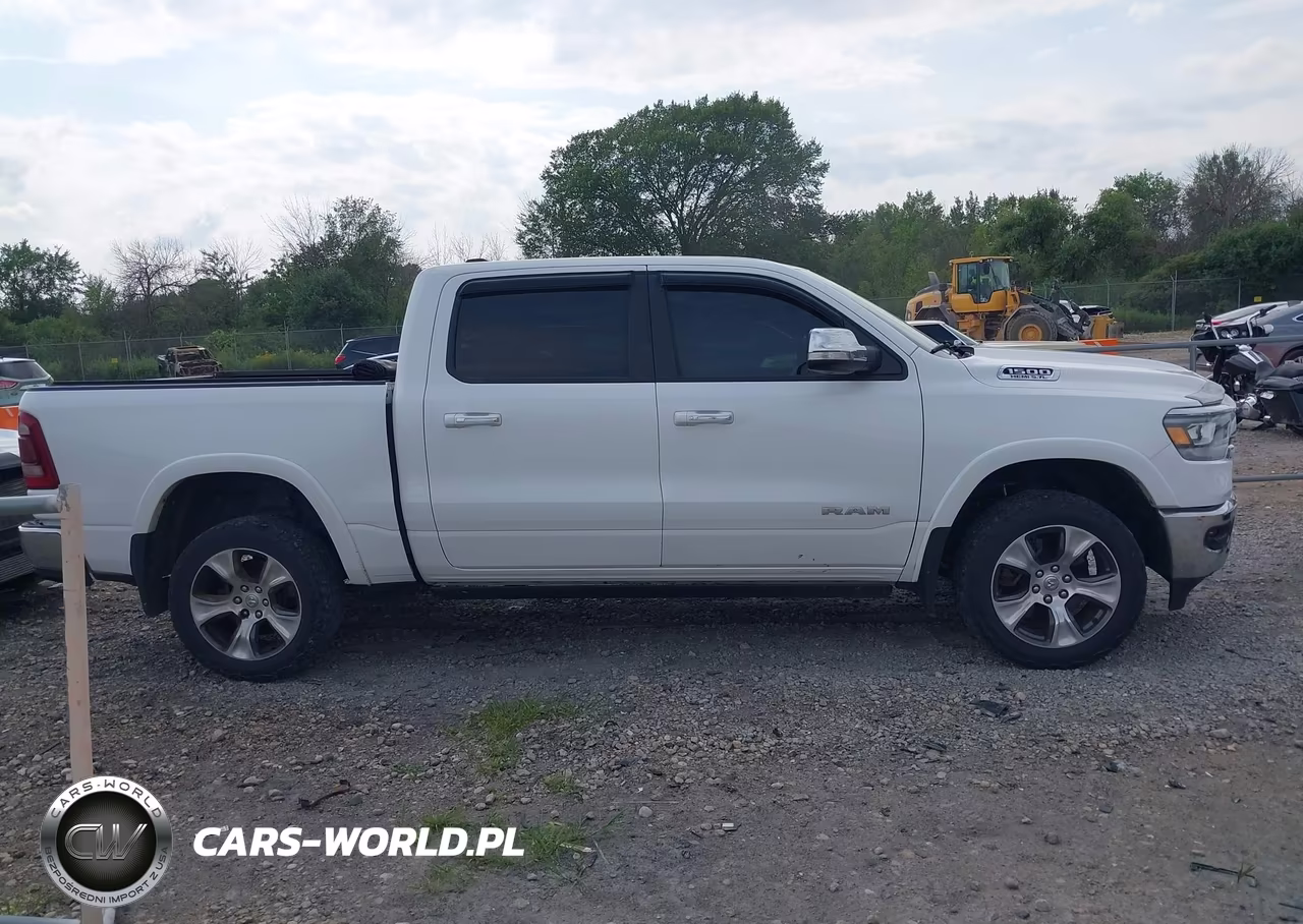 2019 Ram 1500 Laramie VIN:1C6SRFJT9KN615699 - 13