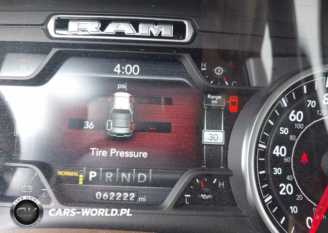 2019 Ram 1500 Laramie VIN:1C6SRFJT9KN615699 - 15