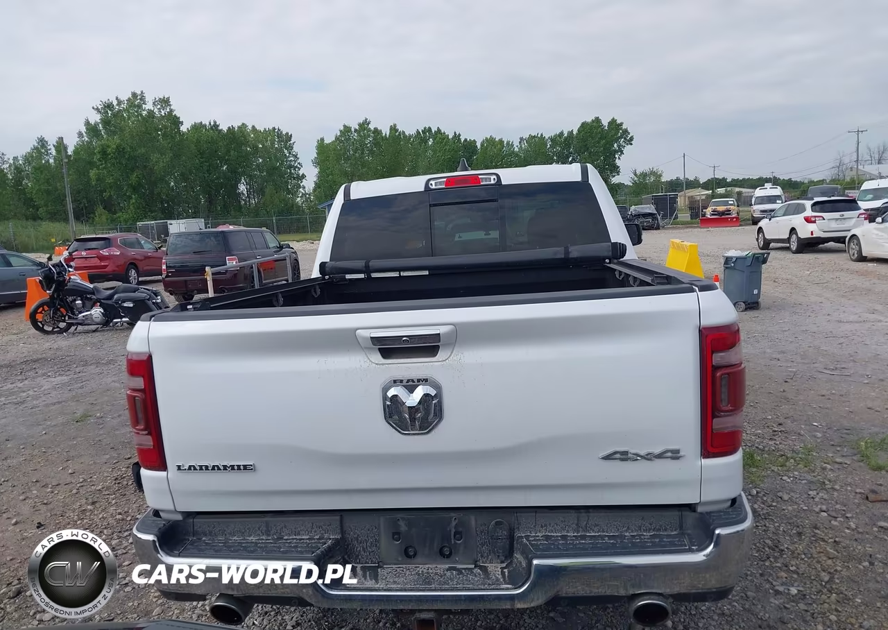 2019 Ram 1500 Laramie VIN:1C6SRFJT9KN615699 - 16