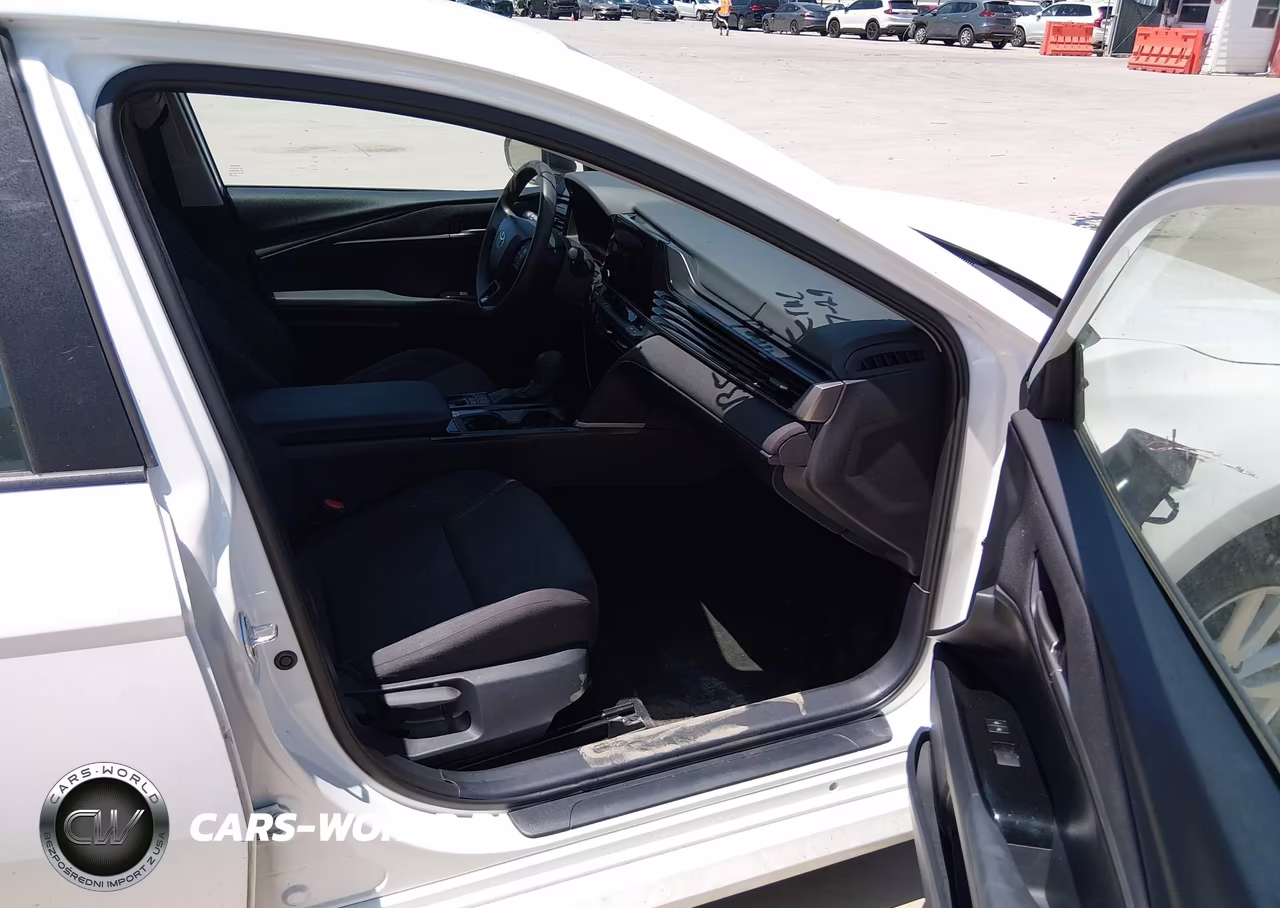 2025 Toyota Camry Le VIN:4T1DAACK6SU122547 - 5