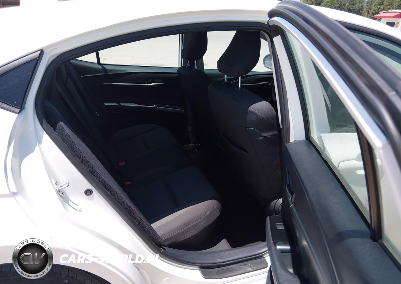 2025 Toyota Camry Le VIN:4T1DAACK6SU122547 - 8