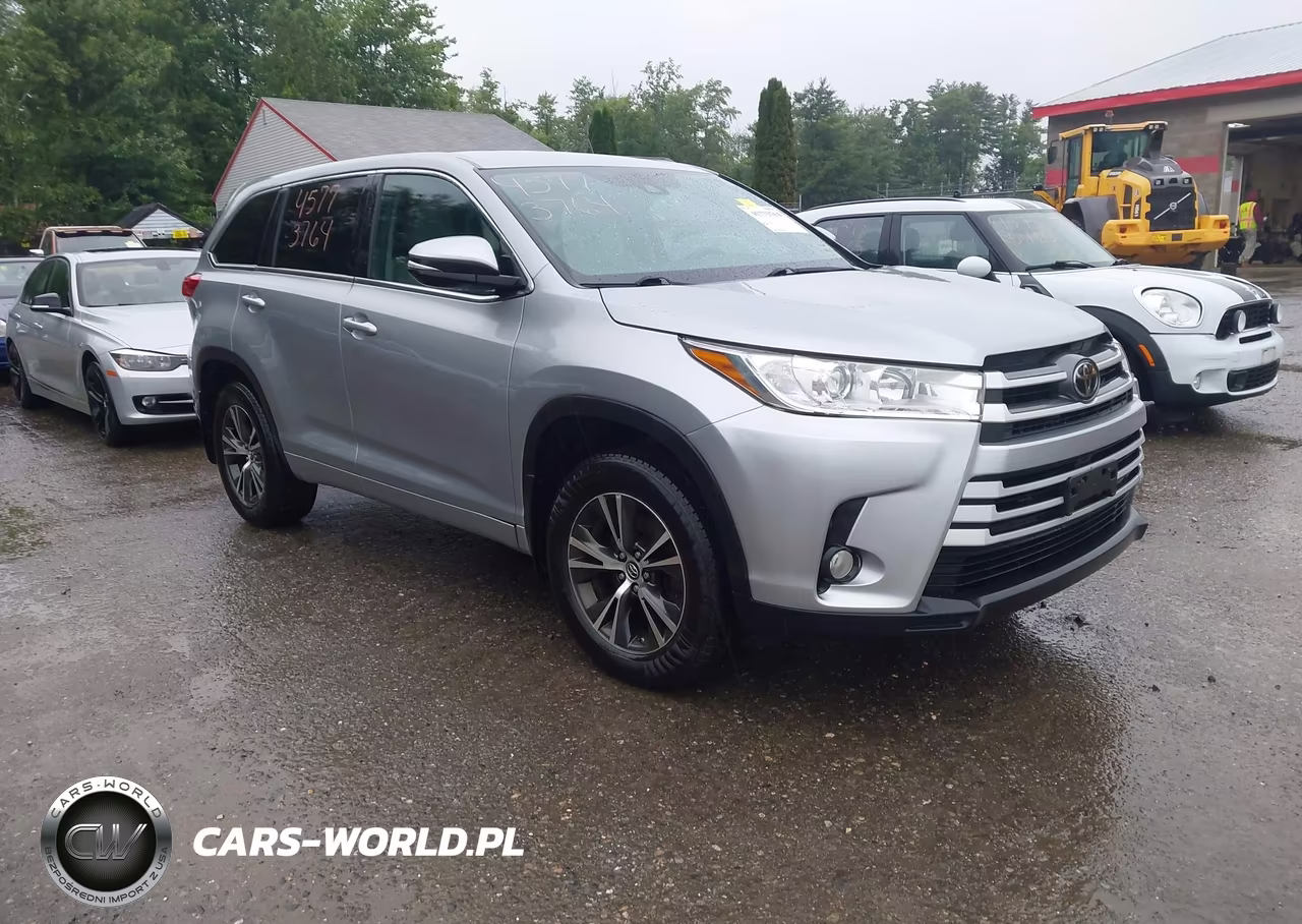 2017 Toyota Highlander Le Plus – zdjęcie 1 z 16
