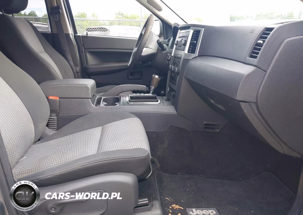 2008 Jeep Grand Cherokee Laredo VIN:1J8GR48K38C186993 - 5