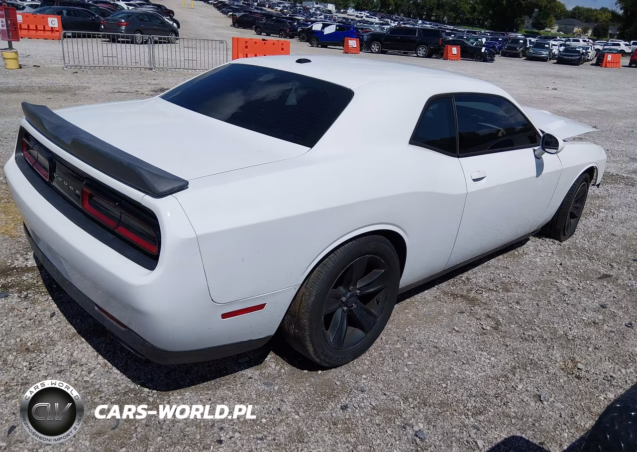 2017 Dodge Challenger Sxt VIN:2C3CDZAG8HH578134 - 4