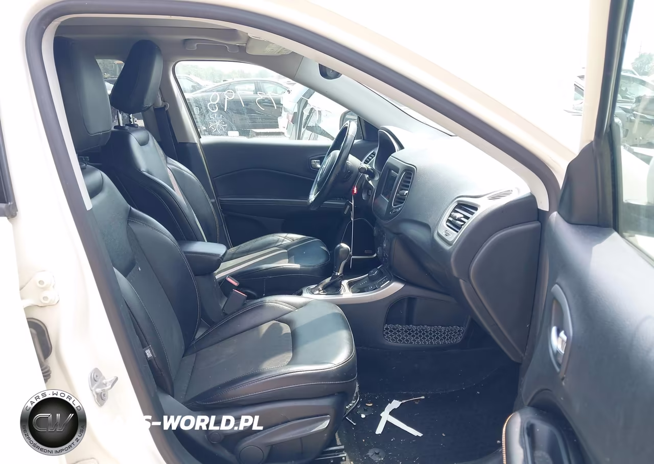 2017 Jeep New Compass Latitude 4X4 VIN:3C4NJDBB8HT666465 - 5