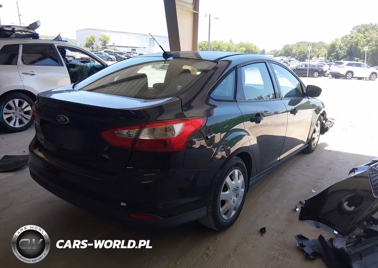 2012 Ford Focus S VIN:1FAHP3E2XCL429875 - 4