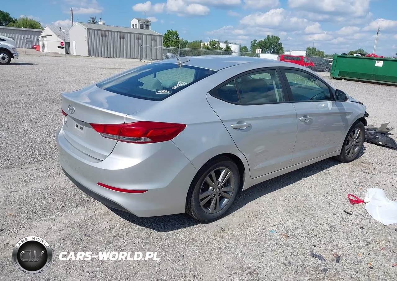 2017 Hyundai Elantra Se VIN:5NPD84LF8HH032386 - 4