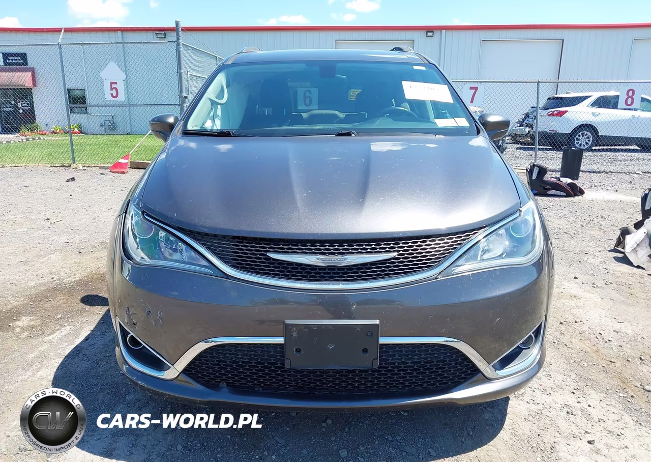 2018 Chrysler Pacifica Touring L VIN:2C4RC1BG6JR126370 - 12