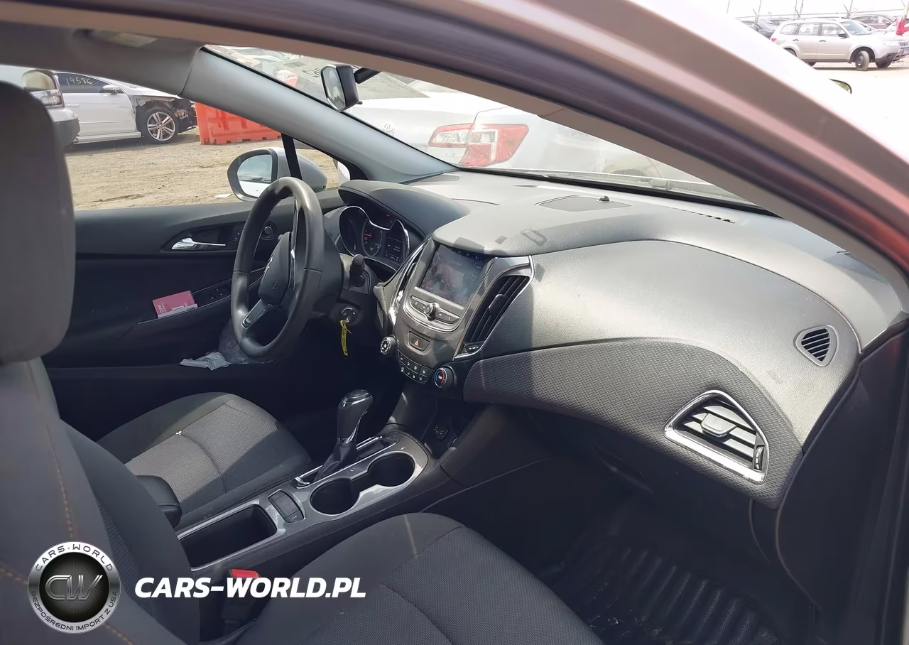 2019 Chevrolet Cruze Ls VIN:3G1BC6SM0KS535112 - 5
