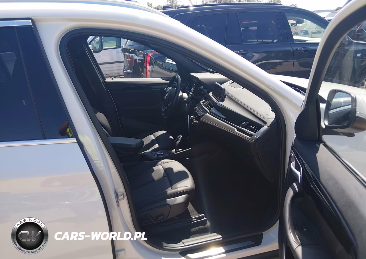 2022 BMW X1 xDrive28I VIN:WBXJG9C0XN5V05766 - 5