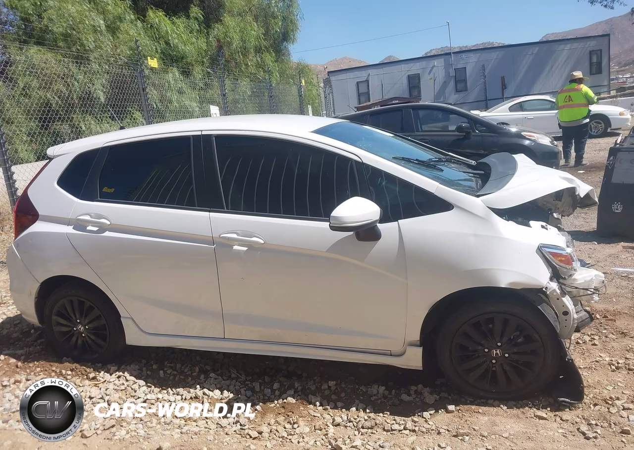 2019 Honda Fit Sport VIN:3HGGK5H67KM752813 - 14
