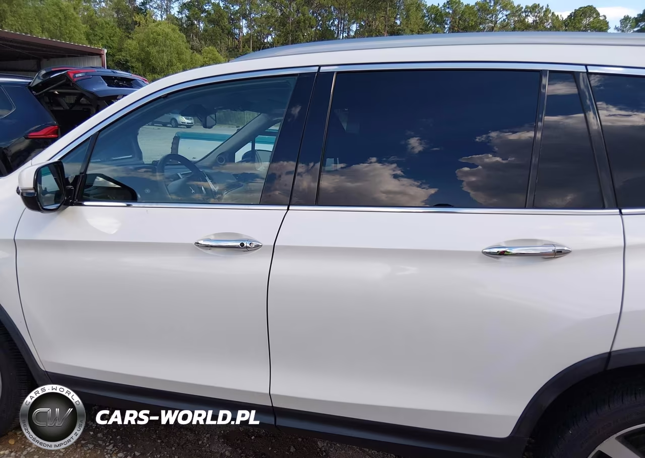 2016 Honda Pilot Touring VIN:5FNYF5H92GB038570 - 14