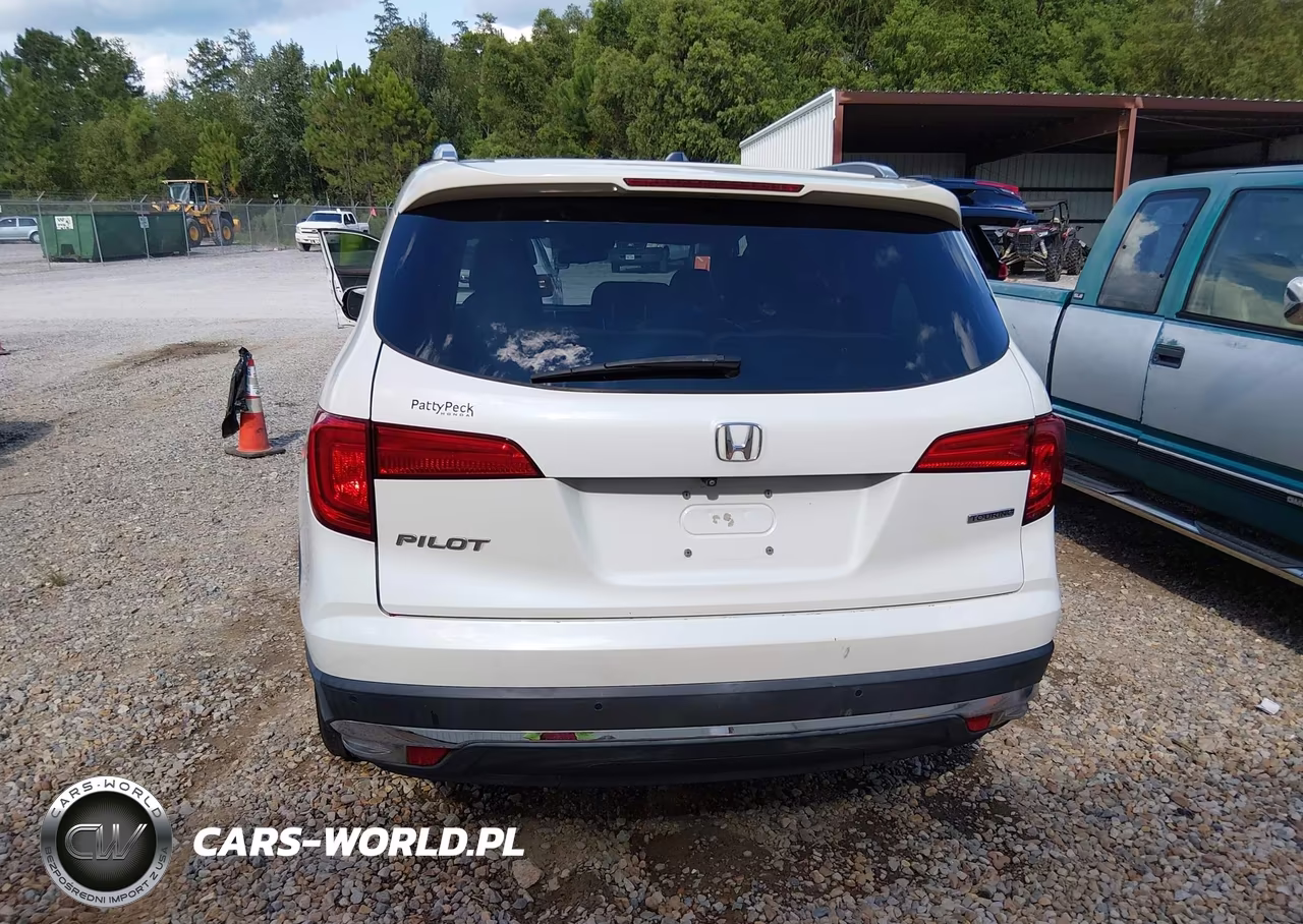 2016 Honda Pilot Touring VIN:5FNYF5H92GB038570 - 16