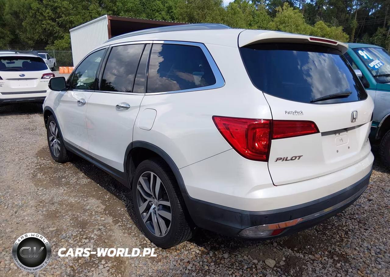 2016 Honda Pilot Touring VIN:5FNYF5H92GB038570 - 3
