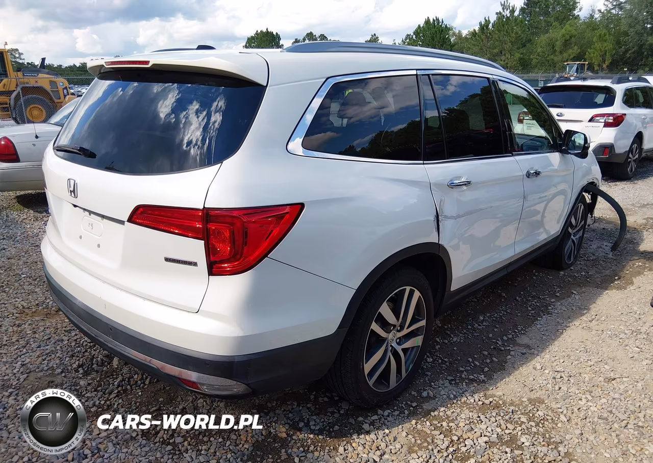2016 Honda Pilot Touring VIN:5FNYF5H92GB038570 - 4