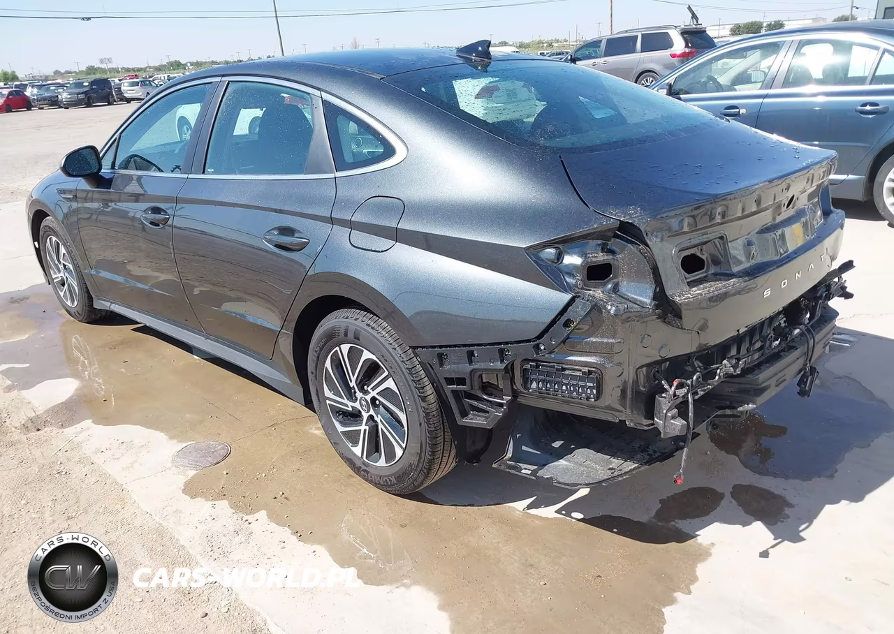 2026 Hyundai Sonata Hybrid Blue VIN:KMHL24JJ1TA164728 - 3