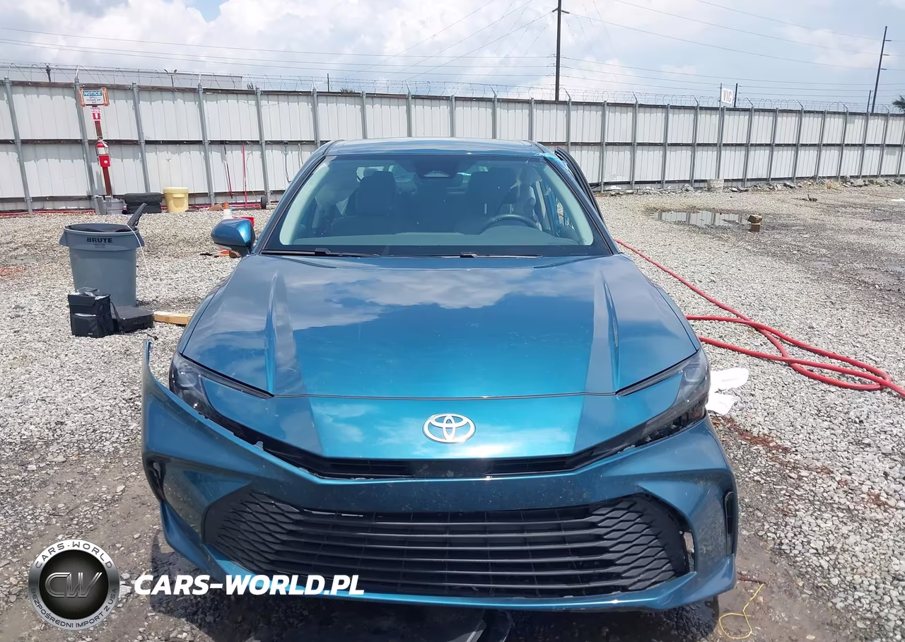 2025 Toyota Camry Le VIN:4T1DAACK8SU197234 - 12