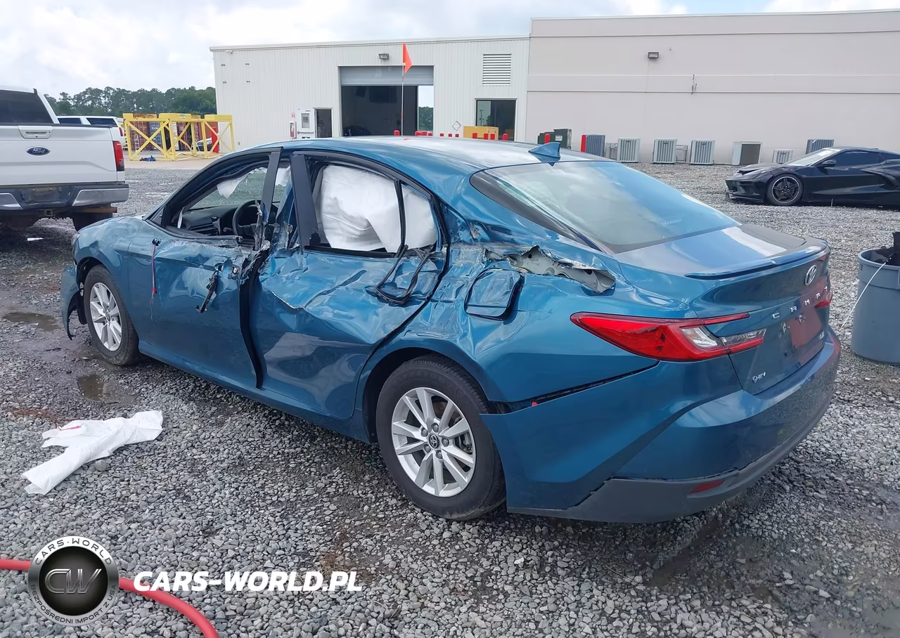 2025 Toyota Camry Le VIN:4T1DAACK8SU197234 - 3