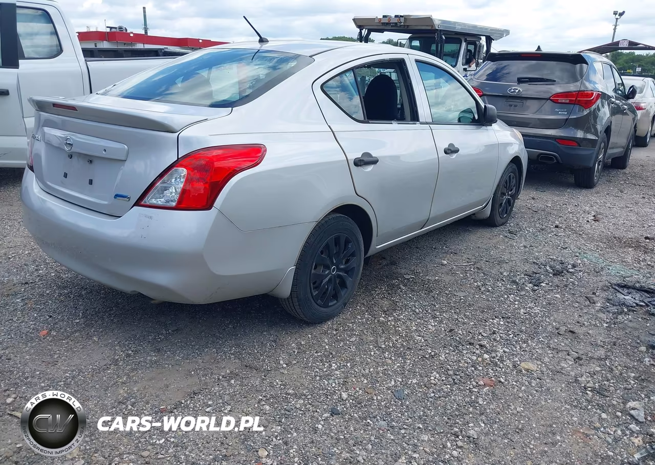 2013 Nissan Versa 1.6 S+ VIN:3N1CN7APXDL881210 - 4