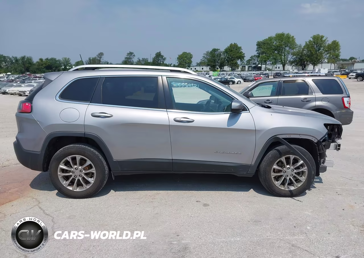 2019 Jeep Cherokee Latitude Plus 4X4 VIN:1C4PJMLN8KD150993 - 14
