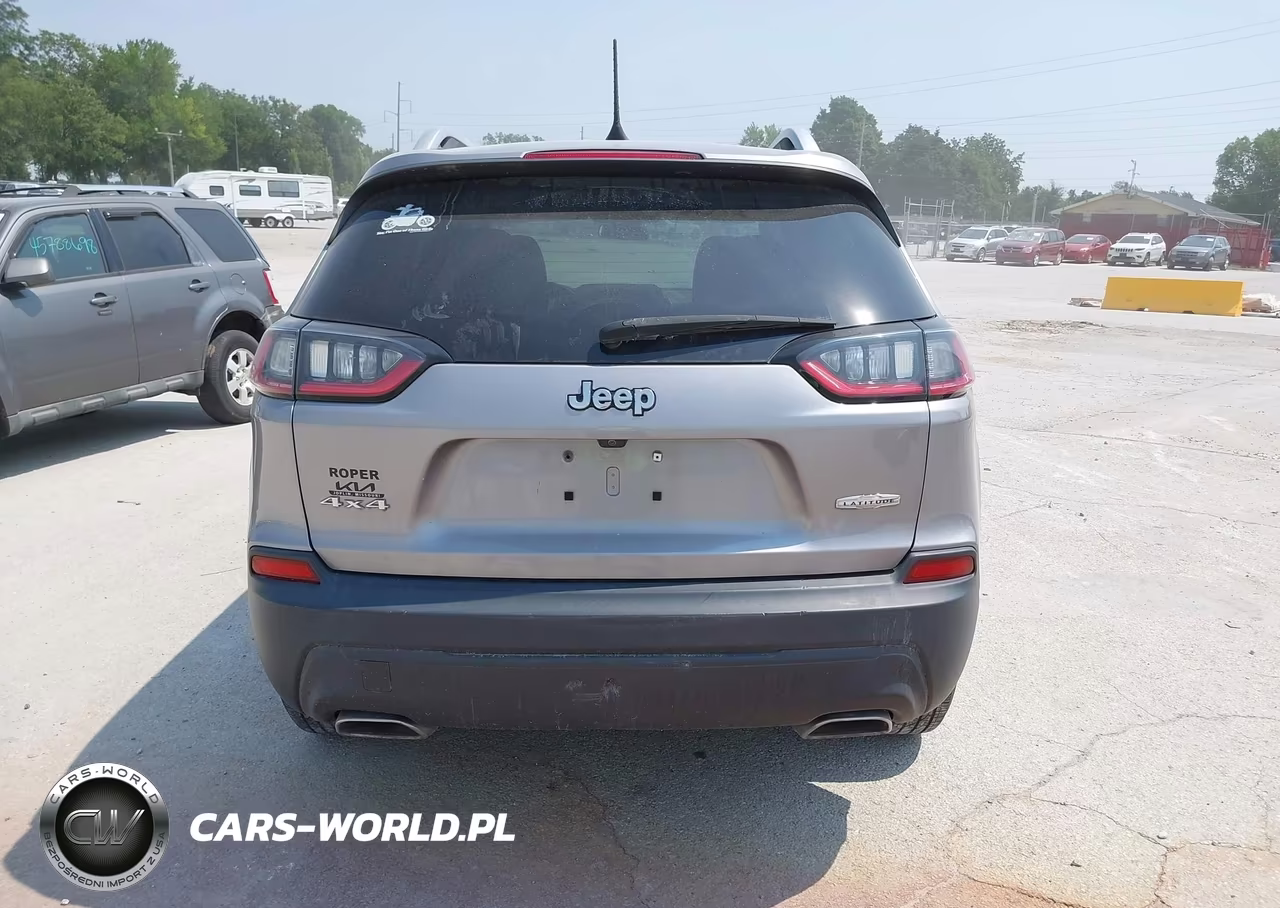 2019 Jeep Cherokee Latitude Plus 4X4 VIN:1C4PJMLN8KD150993 - 17