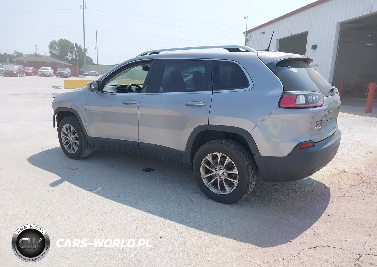 2019 Jeep Cherokee Latitude Plus 4X4 VIN:1C4PJMLN8KD150993 - 3