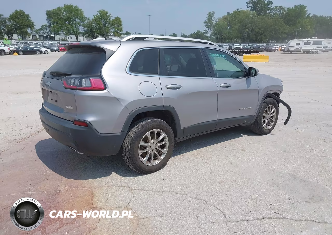 2019 Jeep Cherokee Latitude Plus 4X4 VIN:1C4PJMLN8KD150993 - 4