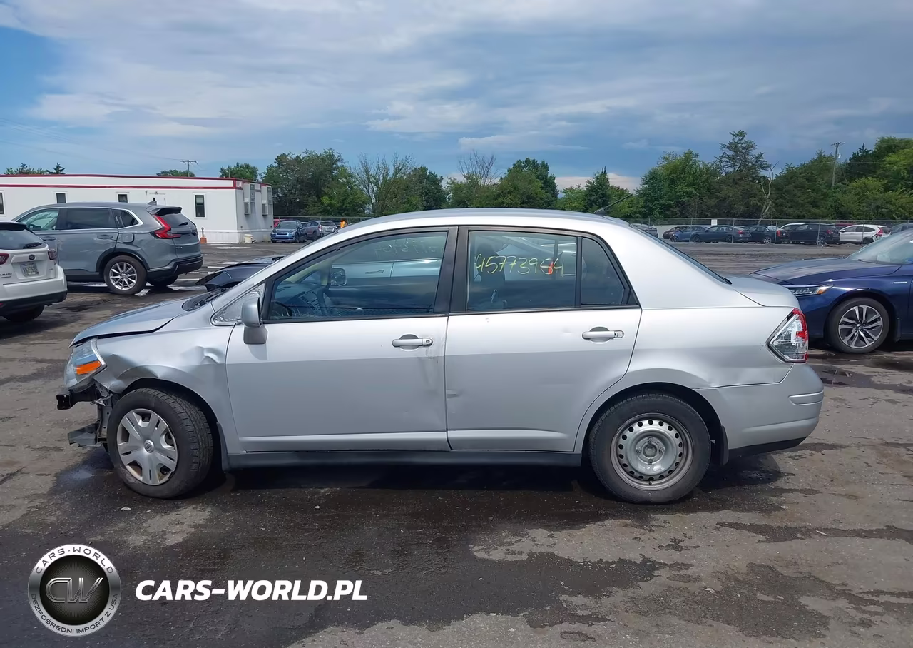 2010 Nissan Versa 1.8S VIN:3N1BC1AP1AL380314 - 15