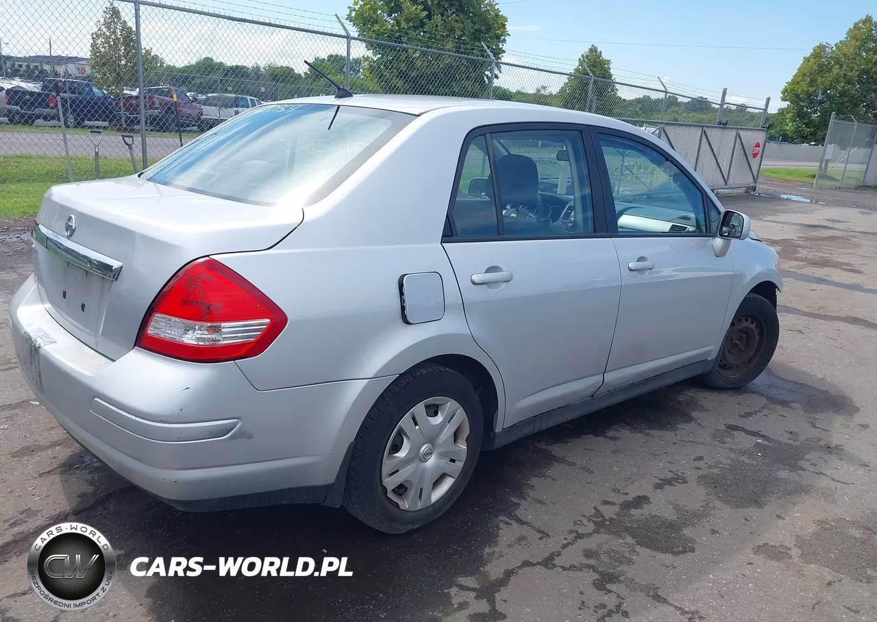 2010 Nissan Versa 1.8S VIN:3N1BC1AP1AL380314 - 4