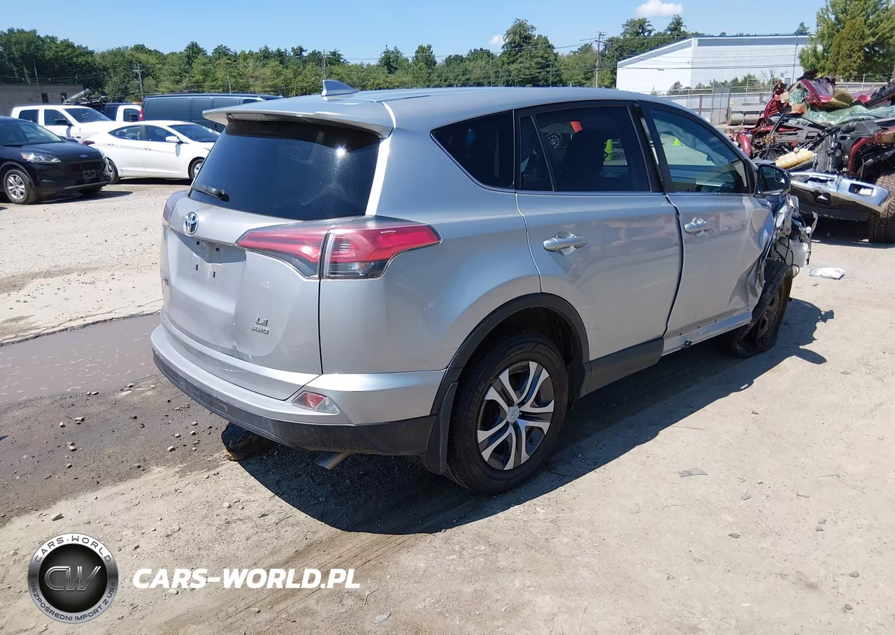 2017 Toyota Rav4 Le VIN:2T3BFREV7HW688358 - 4