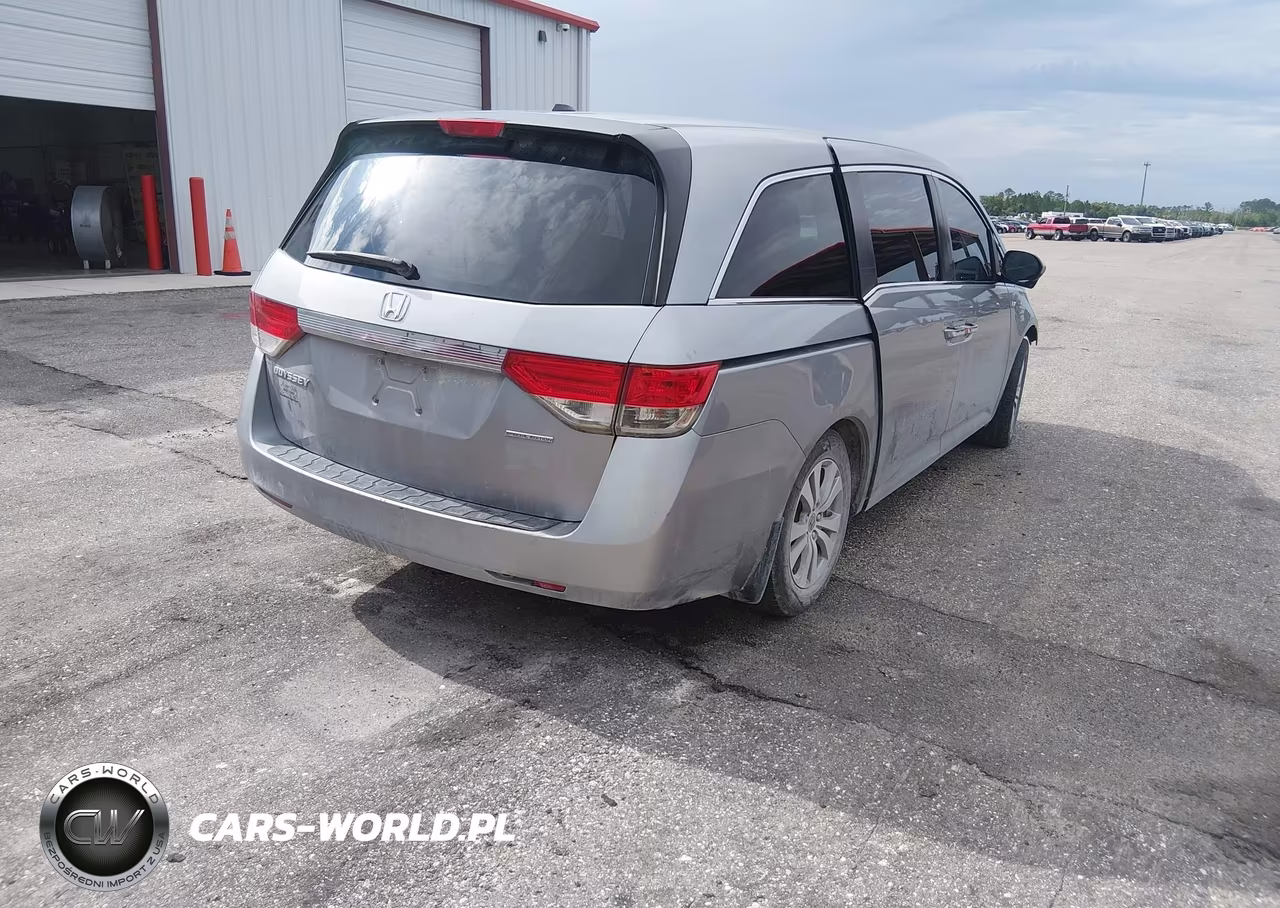2016 Honda Odyssey Se VIN:5FNRL5H30GB103103 - 4