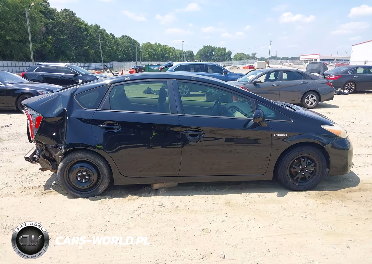 2013 Toyota Prius Two VIN:JTDKN3DU5D1682740 - 14